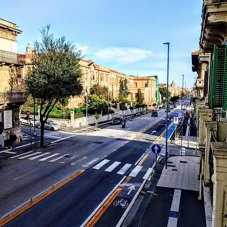 לינה וארוחת בוקר Suleima Centro 3*